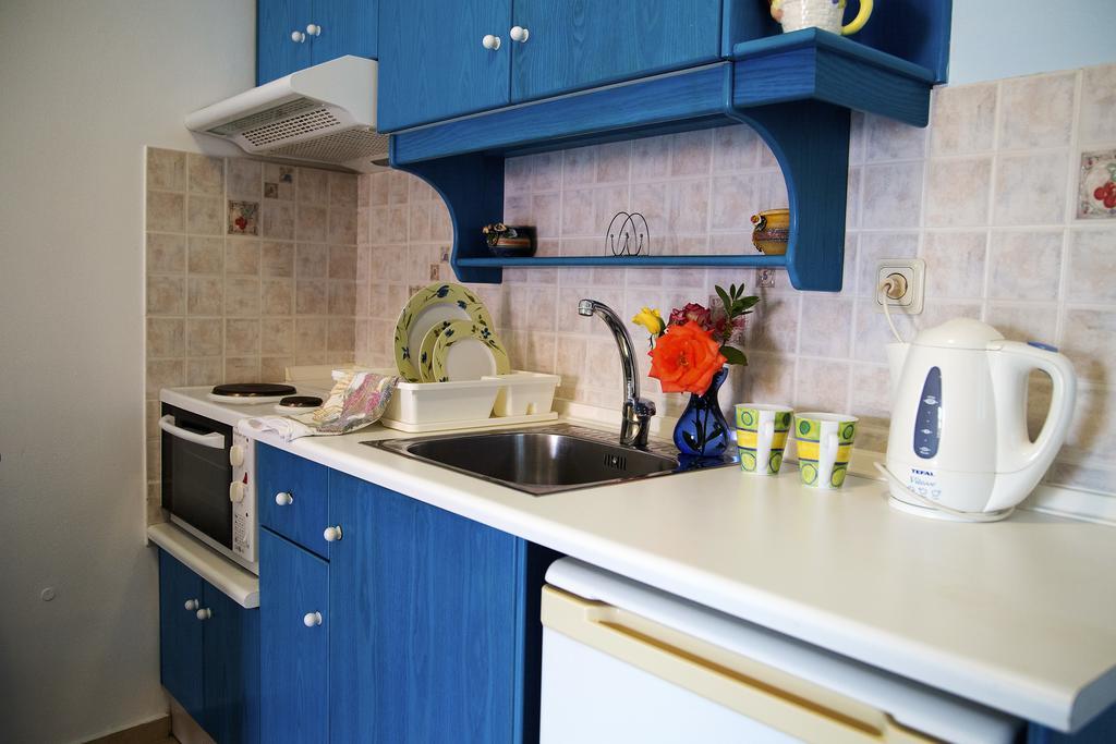 Helen Apartments&Studios Agios Stefanos Avliotes  Buitenkant foto