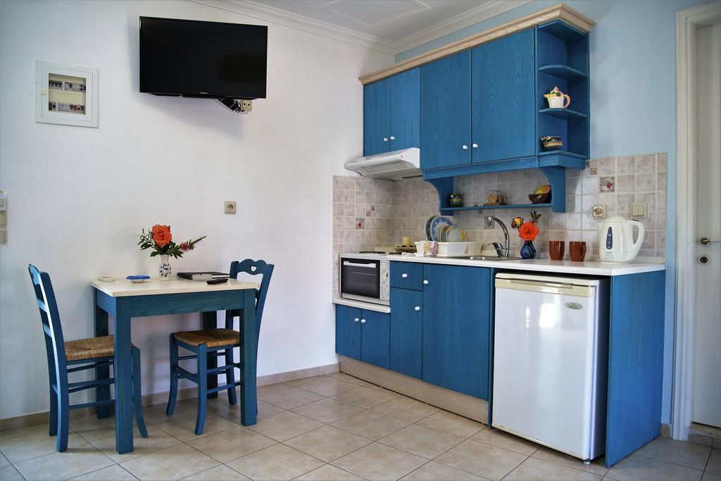 Helen Apartments&Studios Agios Stefanos Avliotes  Buitenkant foto
